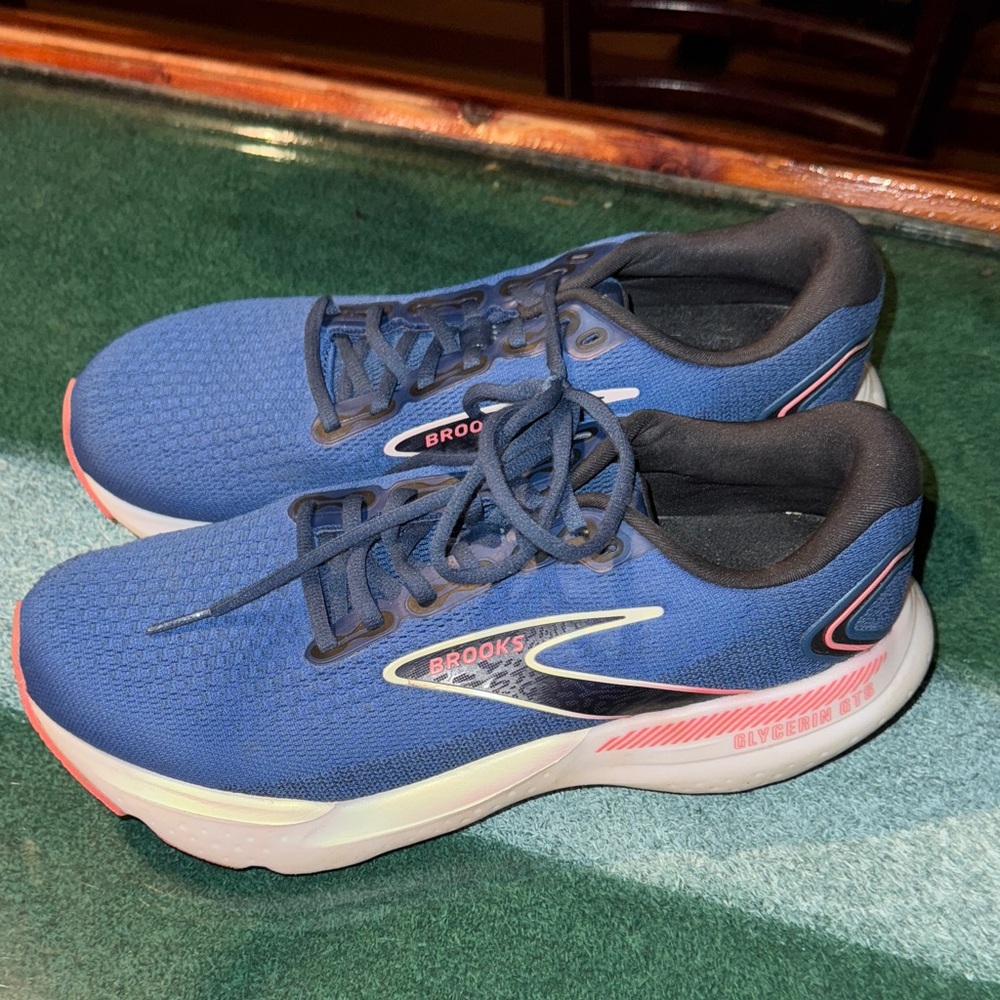 Brooks Navy and White Athletic Sneakers Glycerin 21 GTS Running Size 11